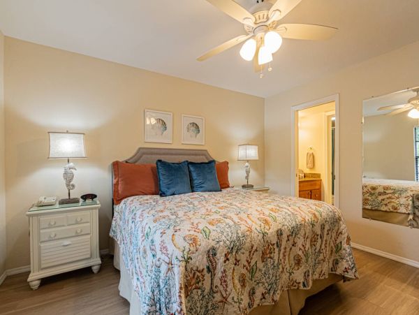 Exquisite 2-Bedroom Vacation Rental in Naples