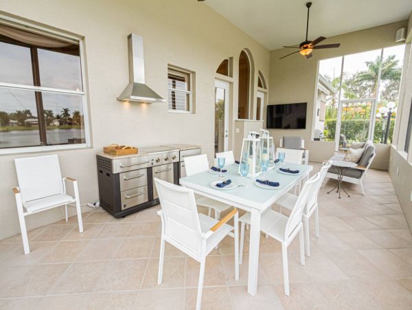 Naples Vacation Rental Home With Private Pool & Spa Sleeps 6