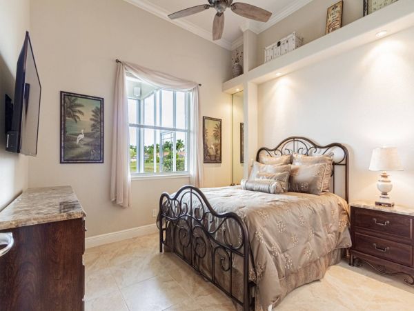 Naples Vacation Rental Home With Private Pool & Spa Sleeps 6