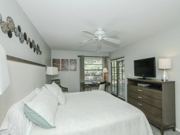 Luxurious Naples Vacation Condo 2 Bedroom