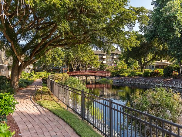 Luxurious Naples Vacation Condo 2 Bedroom