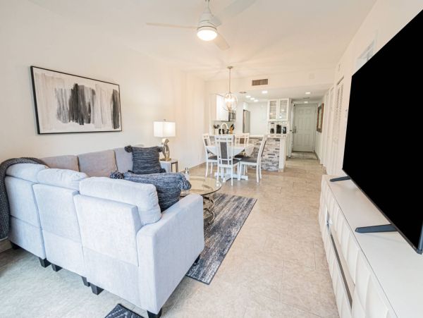 Luxurious Two-Bedroom Condo in Naples, Florida
