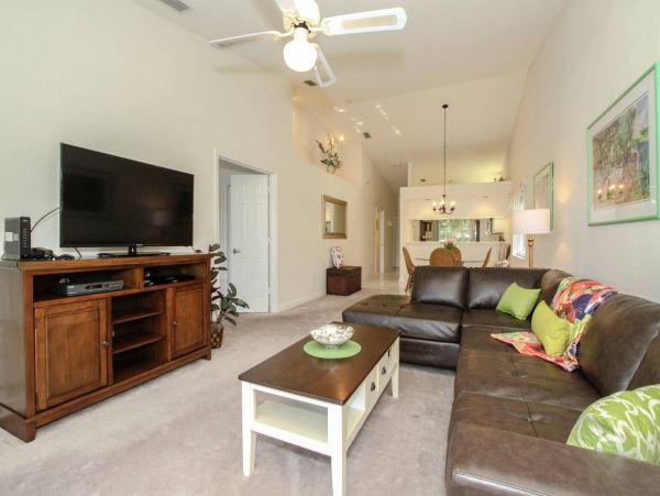 Tropical Retreat in Southeast Naples: Your Perfect Condo Getaway