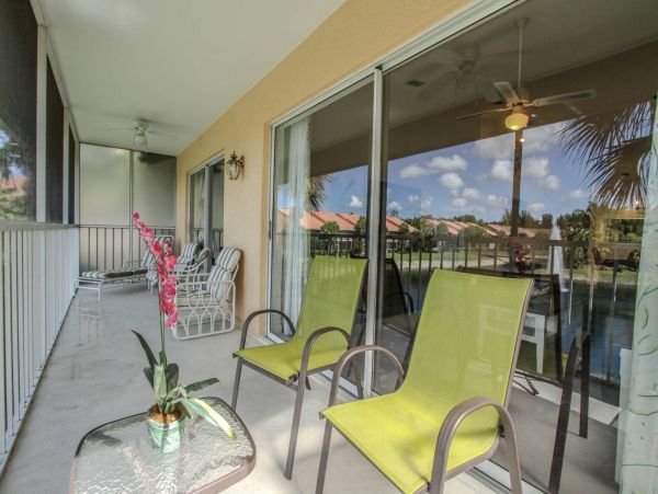 Tropical Retreat in Southeast Naples: Your Perfect Condo Getaway