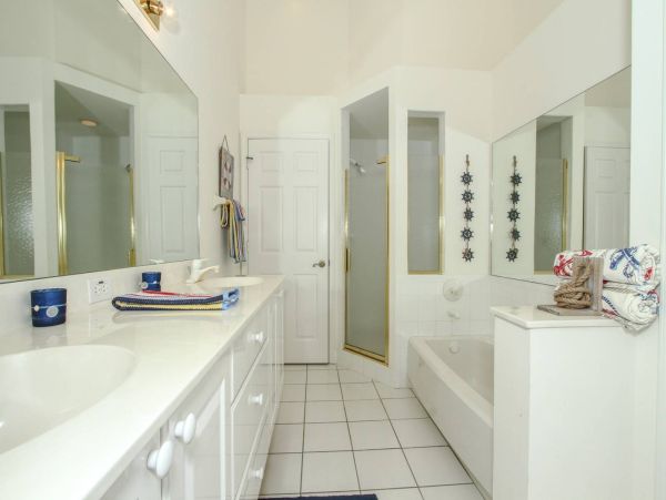 Tropical Retreat in Southeast Naples: Your Perfect Condo Getaway