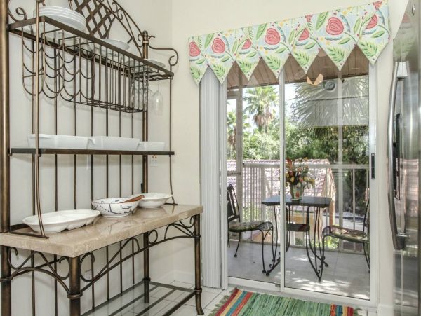 Tropical Retreat in Southeast Naples: Your Perfect Condo Getaway