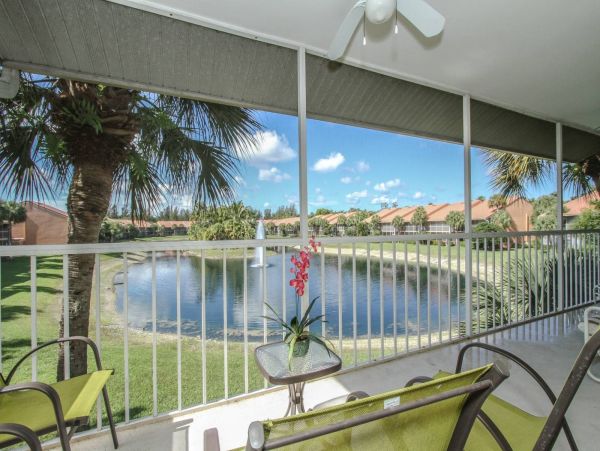 Tropical Retreat in Southeast Naples: Your Perfect Condo Getaway