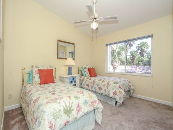Tropical Retreat in Southeast Naples: Your Perfect Condo Getaway