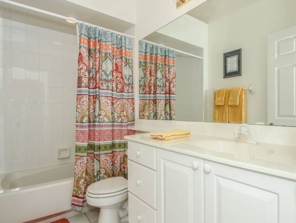 Tropical Retreat in Southeast Naples: Your Perfect Condo Getaway