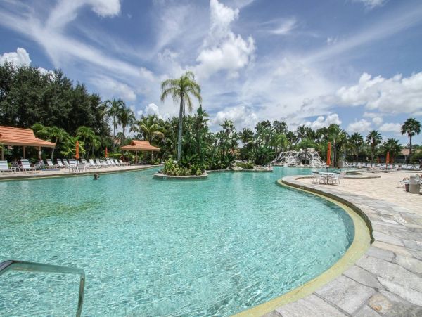 Tropical Retreat in Southeast Naples: Your Perfect Condo Getaway