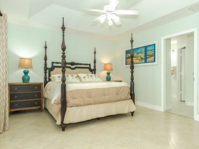 Tropical Oasis 6 Minutes from Vanderbilt Beach! Tropical Oasis 6 Minutes from Vanderbilt Beach!
