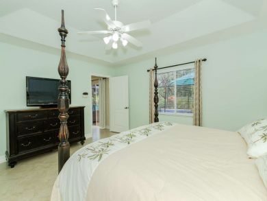 Tropical Oasis 6 Minutes from Vanderbilt Beach! Tropical Oasis 6 Minutes from Vanderbilt Beach!