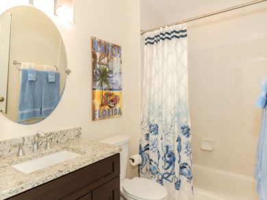 Tropical Oasis 6 Minutes from Vanderbilt Beach! Tropical Oasis 6 Minutes from Vanderbilt Beach!
