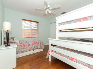 Tropical Oasis 6 Minutes from Vanderbilt Beach! Tropical Oasis 6 Minutes from Vanderbilt Beach!