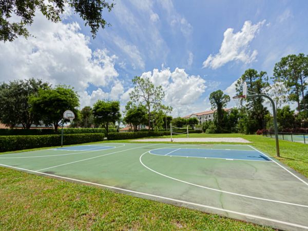 Upscale Naples Getaway: Pool, 4 Beds, Close to 5th Ave