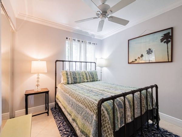 Naples Three Bedroom Vacation Rental with Private Caged Pool