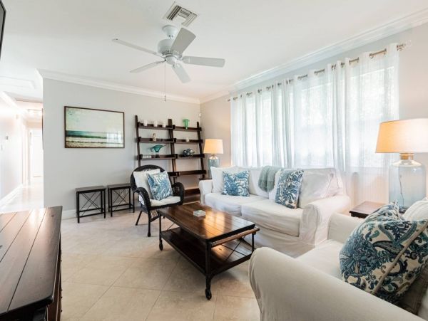 Naples Three Bedroom Vacation Rental with Private Caged Pool