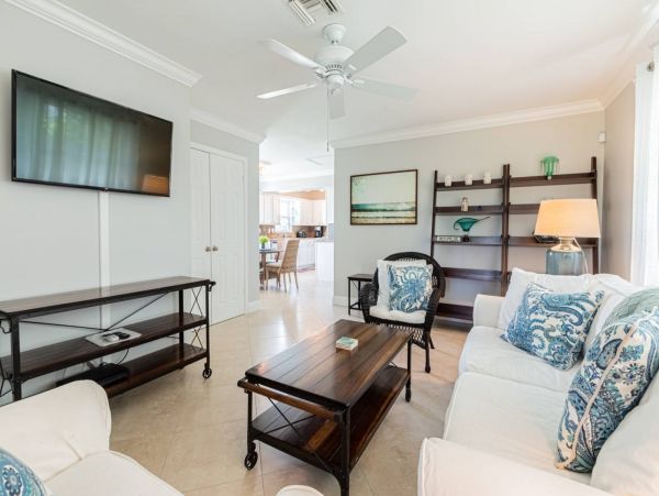 Naples Three Bedroom Vacation Rental with Private Caged Pool