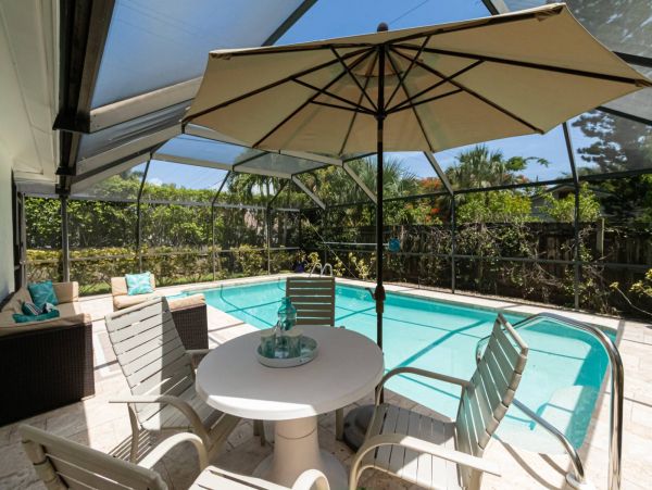 Naples Three Bedroom Vacation Rental with Private Caged Pool