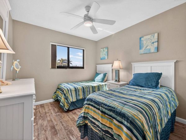 Exquisite Sanibel Island Retreat with Stunning Bay Views