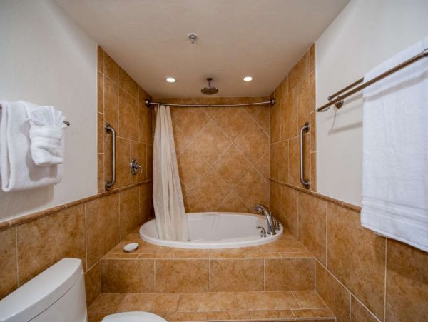 Historic Inn on the east end with many amenities