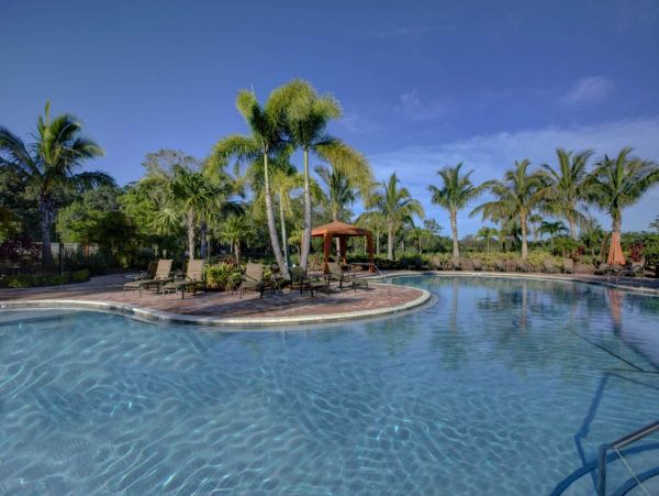 Luxury Sarasota Vacation Home Sleeps 4 With Water Views