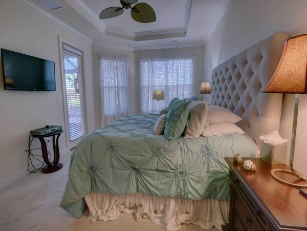 Luxury Sarasota Vacation Home Sleeps 4 With Water Views