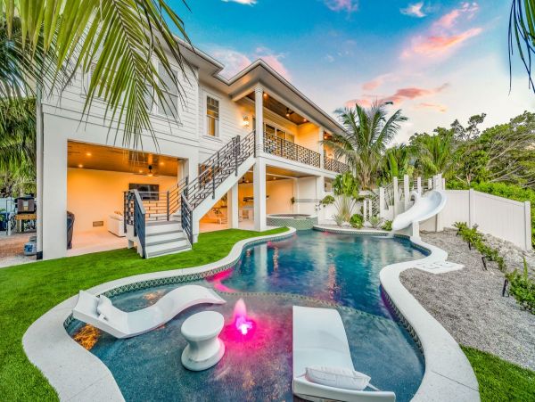 Luxury Waterfront Vacation Home  Siesta Key 4-Bedroom Rental with Pool & Spa