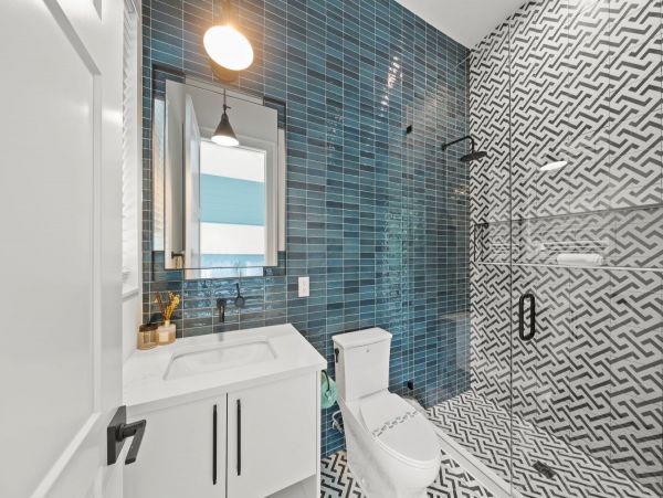 Luxury Waterfront Vacation Home  Siesta Key 4-Bedroom Rental with Pool & Spa