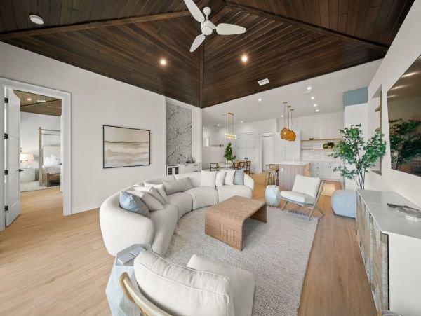Luxury Waterfront Vacation Home  Siesta Key 4-Bedroom Rental with Pool & Spa