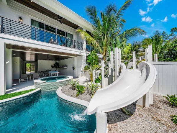 Luxury Waterfront Vacation Home  Siesta Key 4-Bedroom Rental with Pool & Spa