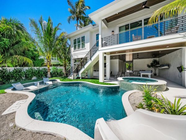 Luxury Waterfront Vacation Home  Siesta Key 4-Bedroom Rental with Pool & Spa