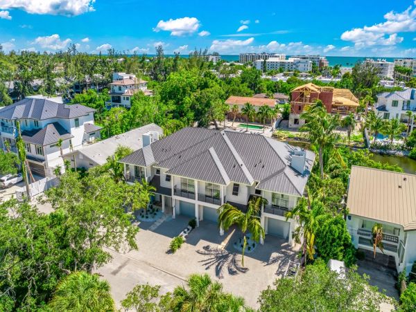Luxury Waterfront Vacation Home  Siesta Key 4-Bedroom Rental with Pool & Spa