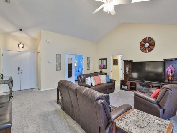 Country Oaks Vacation home with pool and spa