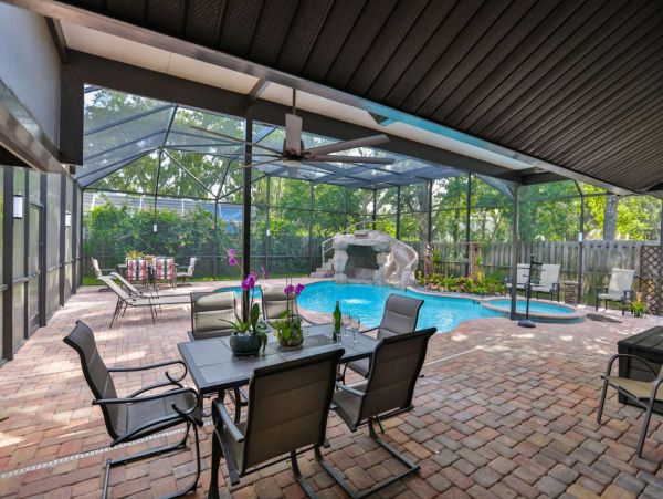 Country Oaks Vacation home with pool and spa