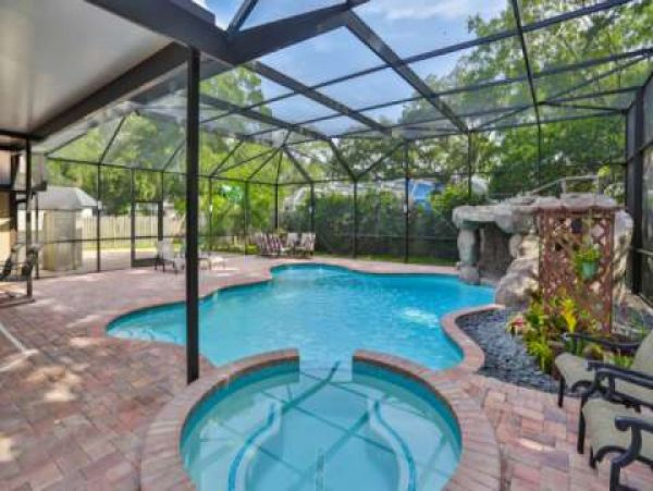 Country Oaks Vacation home with pool and spa