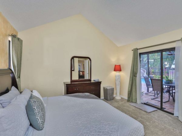 Country Oaks Vacation home with pool and spa