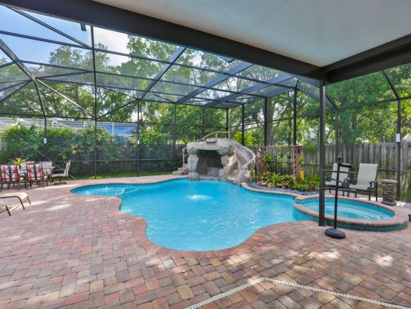 Country Oaks Vacation home with pool and spa
