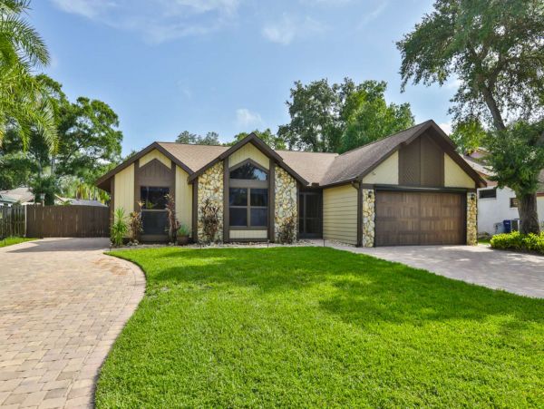 Country Oaks Vacation home with pool and spa