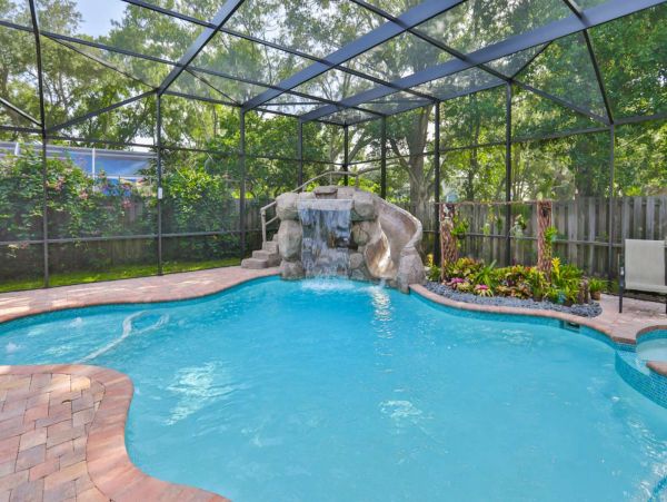 Country Oaks Vacation home with pool and spa