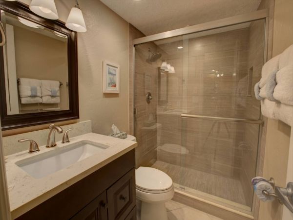 Siesta Key Two Bedroom Walk to Beach Vacation Condo
