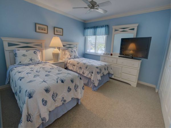 Siesta Key Two Bedroom Walk to Beach Vacation Condo