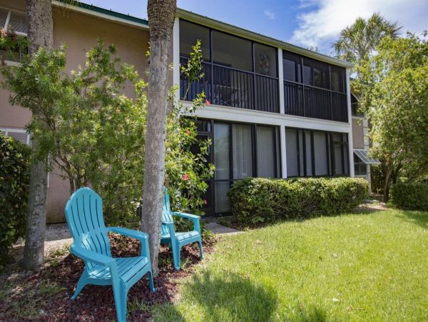 Siesta Key Two Bedroom Walk to Beach Vacation Condo