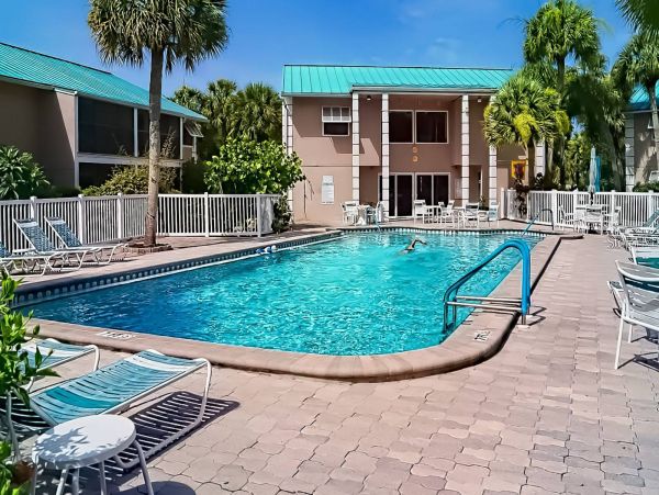 Siesta Key Two Bedroom Walk to Beach Vacation Condo