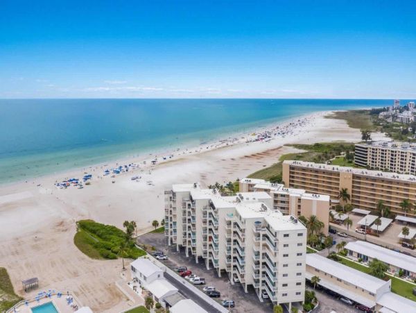 Siesta Key Beach Awaits