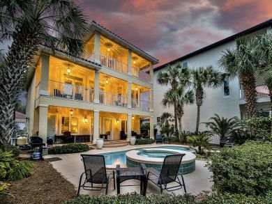 Destin Vacation Home Sleeps Fifteen Guests