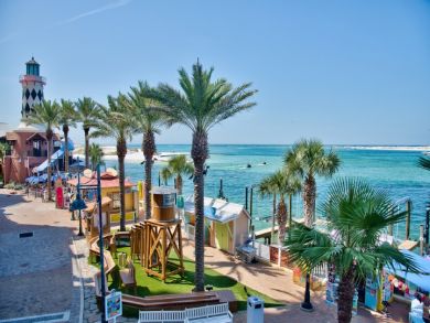 Destin Vacation Home Sleeps Fifteen Guests