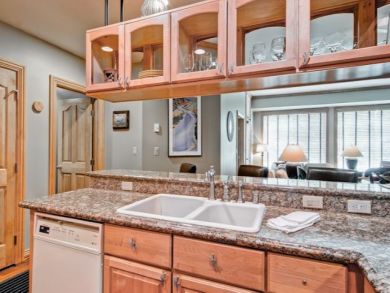 Beaver Creek Vacation Condo Sleeps Six Guests