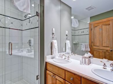 Beaver Creek Vacation Condo Sleeps Six Guests