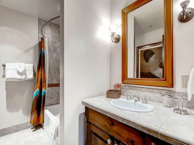 Luxury Three Bedroom Ski Villa in Avon Shuttle to Lift